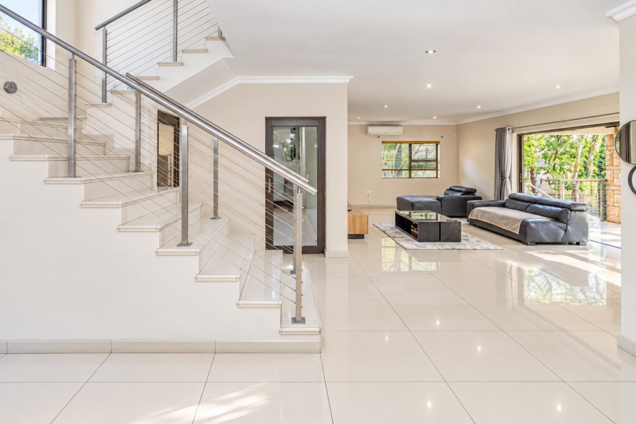 5 Bedroom Property for Sale in Birdwood Estate North West